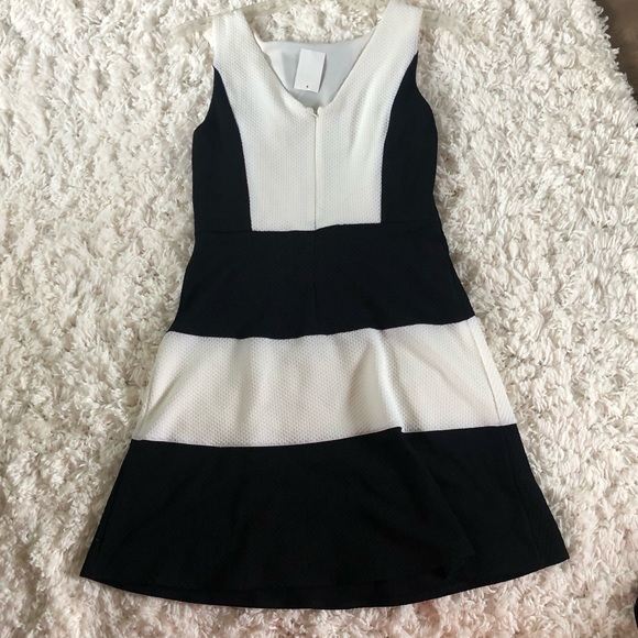 Black & White Dress - Picture 2 of 3